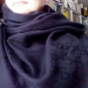 Gucci scarf/shawl. New w tags. Black.70x200cm